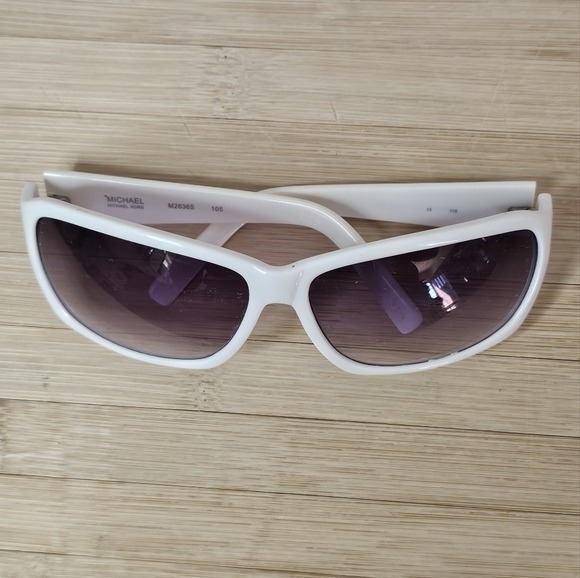 White Fashion Sunglasses Vintage Y2K 😎 - Picture 8 of 8